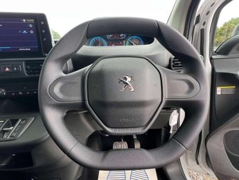 PEUGEOT PARTNER Partner Professional Premium+ EV