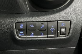 HYUNDAI KONA 64kWh Premium SE SUV 5dr Electric Auto (7kW Charger) (204 ps) To