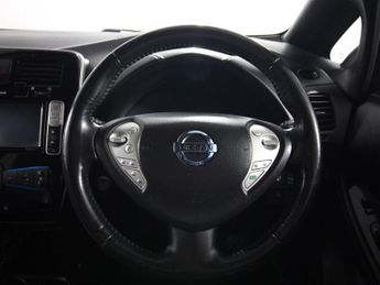 NISSAN LEAF 30kWh Tekna Hatchback 5dr Electric Auto (109 bhp)