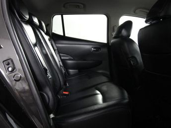 NISSAN LEAF 30kWh Tekna Hatchback 5dr Electric Auto (109 bhp)
