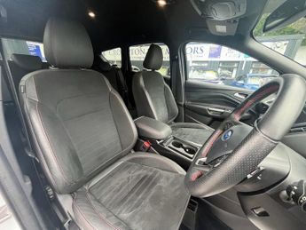 FORD KUGA 2.0 TDCi ST-Line SUV 5dr Diesel Powershift Euro 6 (120 ps)