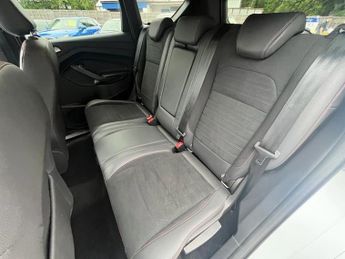 FORD KUGA 2.0 TDCi ST-Line SUV 5dr Diesel Powershift Euro 6 (120 ps)