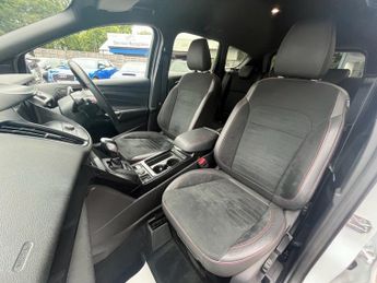 FORD KUGA 2.0 TDCi ST-Line SUV 5dr Diesel Powershift Euro 6 (120 ps)