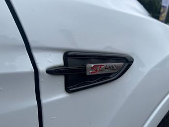 FORD KUGA 2.0 TDCi ST-Line SUV 5dr Diesel Powershift Euro 6 (120 ps)