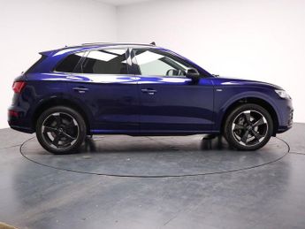 AUDI Q5 2.0 TDI 40 Black Edition SUV 5dr Diesel S Tronic quattro Euro 6 