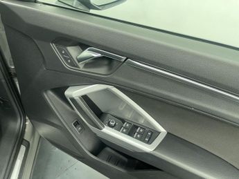 AUDI Q3 2.0 TDI 35 Sport SUV 5dr Diesel S Tronic Euro 6 (s/s) (150 ps)