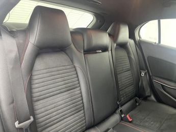 MERCEDES-BENZ GLA 2.0 GLA45 AMG SUV 5dr Petrol SpdS DCT 4MATIC Euro 6 (s/s) (381 p