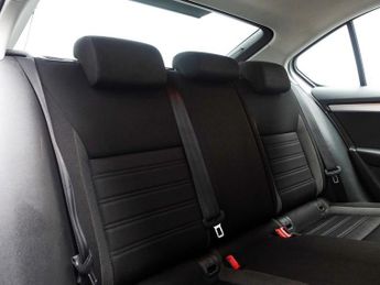 SKODA OCTAVIA 1.6 TDI SCR SE Technology Hatchback 5dr Diesel DSG Euro 6 (s/s) 