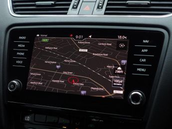 SKODA OCTAVIA 1.6 TDI SCR SE Technology Hatchback 5dr Diesel DSG Euro 6 (s/s) 