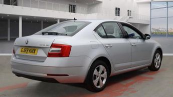 SKODA OCTAVIA 1.6 TDI SCR SE Technology Hatchback 5dr Diesel DSG Euro 6 (s/s) 
