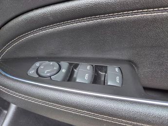 VAUXHALL INSIGNIA 2.0 Turbo D BlueInjection Elite Nav Grand Sport 5dr Diesel Autom