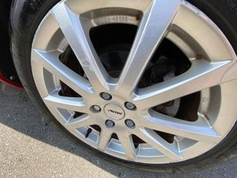 VOLVO V40 2.0 D3 SE Hatchback 5dr Diesel Geartronic Euro 5 (s/s) (150 ps)