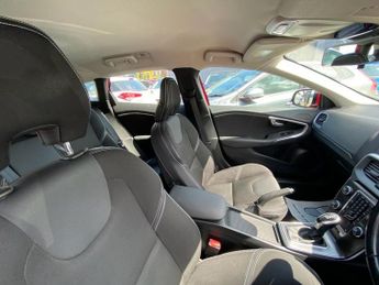 VOLVO V40 2.0 D3 SE Hatchback 5dr Diesel Geartronic Euro 5 (s/s) (150 ps)