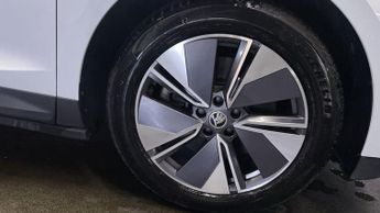 SKODA ENYAQ 82kWh 80 Loft SUV 5dr Electric Auto (204 ps)