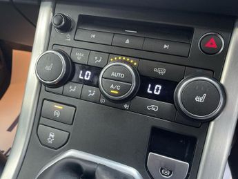 LAND ROVER RANGE ROVER EVOQUE 2.2 eD4 Pure SUV 5dr Diesel Manual FWD Euro 5 (s/s) (150 ps) - A