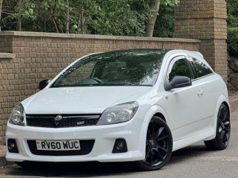 VAUXHALL ASTRA 2.0i 16v VXR Arctic Edition Hatchback 3dr Petrol Manual (221 g/k