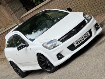 VAUXHALL ASTRA 2.0i 16v VXR Arctic Edition Hatchback 3dr Petrol Manual (221 g/k