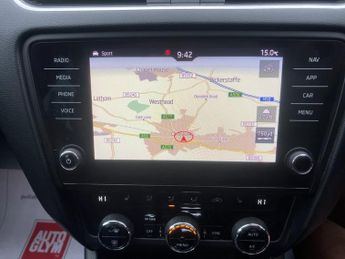 SKODA OCTAVIA 2.0 TDI Scout Estate 5dr Diesel DSG Auto 4WD Euro 6 (s/s) (184 p