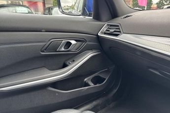 BMW 3 SERIES 2.0 320i M Sport Saloon 4dr Petrol Auto Euro 6 (s/s) (184 ps) M 