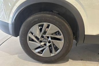 NISSAN QASHQAI 1.3 DIG-T MHEV Acenta Premium SUV 5dr Petrol Hybrid XTRON Euro 6