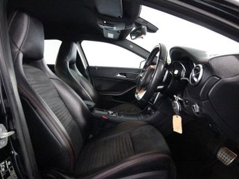 MERCEDES-BENZ GLA 2.1 GLA200d AMG Line SUV 5dr Diesel 7G-DCT Euro 6 (s/s) (136 ps)