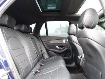 MERCEDES-BENZ GLC 2.1 GLC250d AMG Line (Premium Plus) SUV 5dr Diesel G-Tronic 4MAT