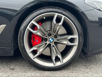BMW 5 SERIES 4.4 M550i V8 Saloon 4dr Petrol Steptronic xDrive Euro 6 (s/s) (5