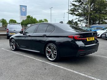 BMW 5 SERIES 4.4 M550i V8 Saloon 4dr Petrol Steptronic xDrive Euro 6 (s/s) (5
