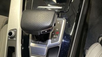 AUDI A4 2.0 TDI 30 S line Saloon 4dr Diesel S Tronic Euro 6 (s/s) (136 p