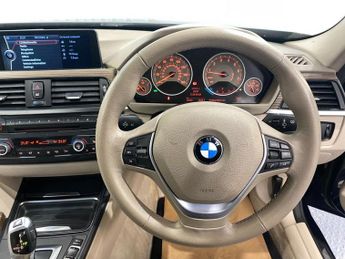 BMW 3 SERIES 2.0 328i Modern Saloon 4dr Petrol Auto Euro 5 (s/s) (245 ps)