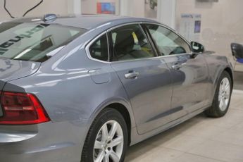 VOLVO S90 2.0 D4 Momentum Saloon 4dr Diesel Auto Euro 6 (s/s) (190 ps)