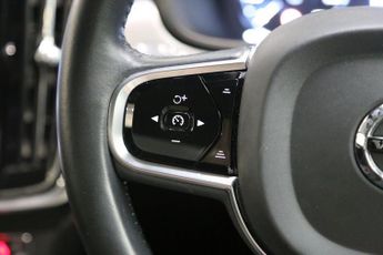 VOLVO S90 2.0 D4 Momentum Saloon 4dr Diesel Auto Euro 6 (s/s) (190 ps)