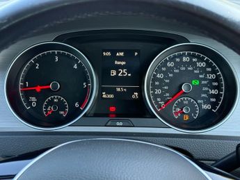 VOLKSWAGEN GOLF 1.6 TDI BlueMotion Tech Match Edition Hatchback 5dr Diesel DSG E