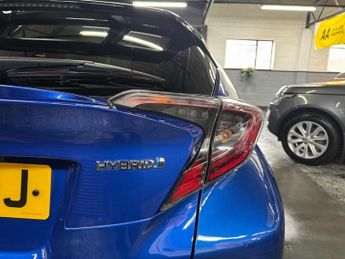 TOYOTA C-HR 1.8 VVT-h Dynamic SUV 5dr Petrol Hybrid CVT Euro 6 (s/s) (122 ps