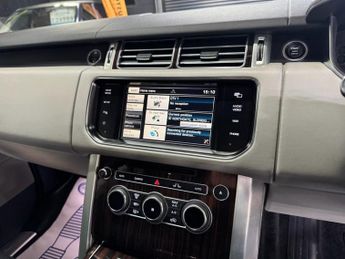 LAND ROVER RANGE ROVER 4.4 SD V8 Vogue SE SUV 5dr Diesel Auto 4WD Euro 5 (339 ps)