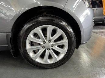 LAND ROVER RANGE ROVER 4.4 SD V8 Vogue SE SUV 5dr Diesel Auto 4WD Euro 5 (339 ps)