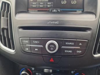 FORD FOCUS 1.6 Titanium Estate 5dr Petrol Powershift Euro 6 (125 ps)