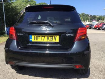 TOYOTA YARIS 1.33 Dual VVT-i Design Hatchback 5dr Petrol Manual Euro 6 (99 ps