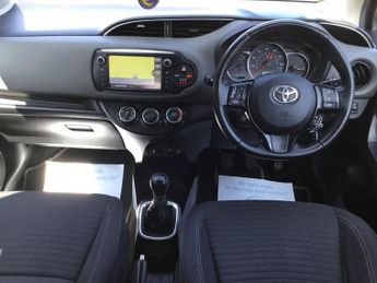 TOYOTA YARIS 1.33 Dual VVT-i Design Hatchback 5dr Petrol Manual Euro 6 (99 ps