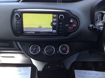 TOYOTA YARIS 1.33 Dual VVT-i Design Hatchback 5dr Petrol Manual Euro 6 (99 ps