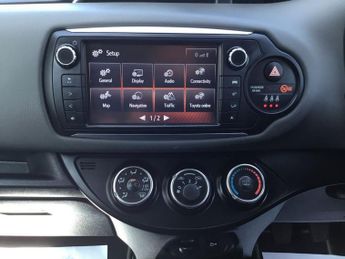 TOYOTA YARIS 1.33 Dual VVT-i Design Hatchback 5dr Petrol Manual Euro 6 (99 ps
