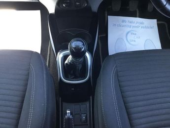 TOYOTA YARIS 1.33 Dual VVT-i Design Hatchback 5dr Petrol Manual Euro 6 (99 ps