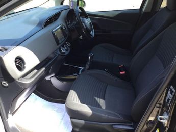 TOYOTA YARIS 1.33 Dual VVT-i Design Hatchback 5dr Petrol Manual Euro 6 (99 ps