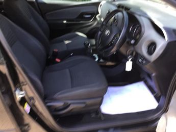 TOYOTA YARIS 1.33 Dual VVT-i Design Hatchback 5dr Petrol Manual Euro 6 (99 ps