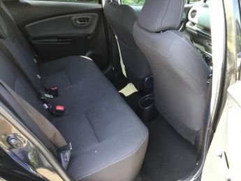TOYOTA YARIS 1.33 Dual VVT-i Design Hatchback 5dr Petrol Manual Euro 6 (99 ps