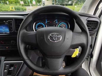 TOYOTA PROACE 75kWh Icon Medium Panel Van 6dr Electric Auto MWB (7kW OBC) (136