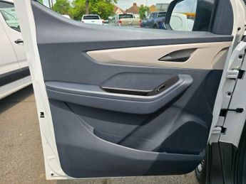 MAXUS EDELIVER 3 35kWh Electric Van in White with 65,300 miles, 1 owner, ULEZ com
