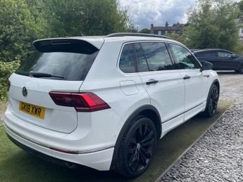 VOLKSWAGEN TIGUAN 2.0 TDI R-Line SUV 5dr Diesel DSG 4Motion Euro 6 (s/s) (190 ps)