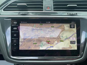 VOLKSWAGEN TIGUAN 2.0 TDI R-Line SUV 5dr Diesel DSG 4Motion Euro 6 (s/s) (190 ps)
