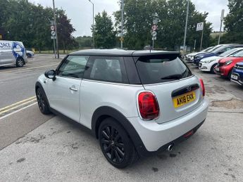 MINI HATCH 1.5 Cooper Hatchback 3dr Petrol Steptronic Euro 6 (s/s) (136 ps)